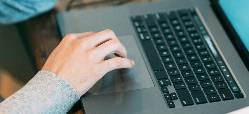 Capire la sextortion: una guida per riconoscere e prevenire il ricatto digitale